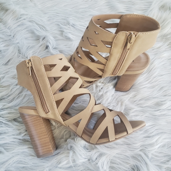 Casablanca Women's Open Toe Strappy Laser Cutout Caged Chunky High Heels… - Picture 4 of 10